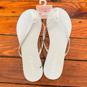 Esprit Celebrate Gray Blue Flip Flops Size 9.5 NWT